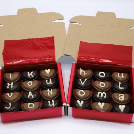 Doosje met 12 praline bonbons